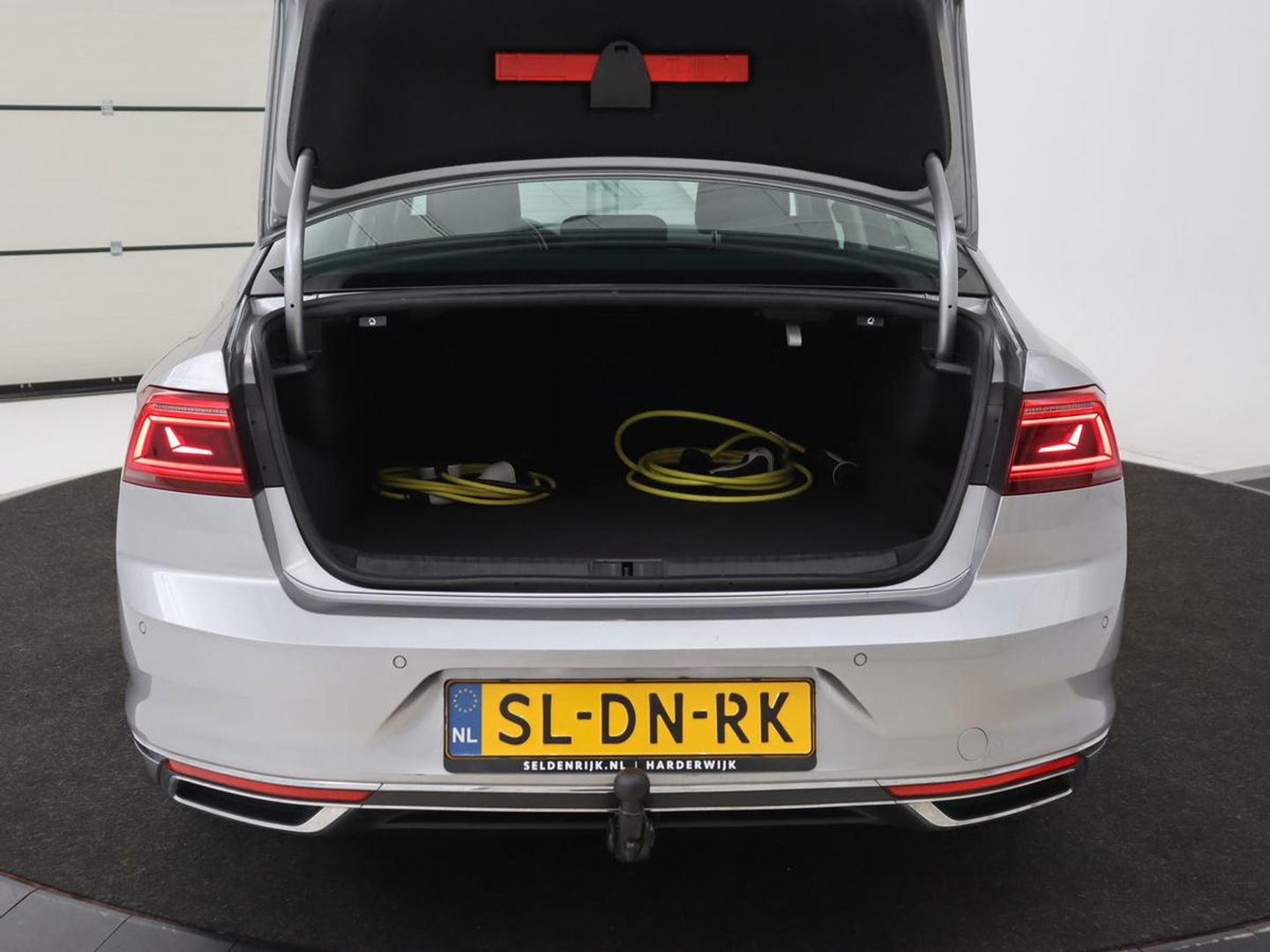 Volkswagen Passat 1.4 TSI PHEV GTE | Trekhaak | Camera | Adaptive cruise | Carplay | Navigatie | Matrix LED | Parkeerhulp | Bluetooth