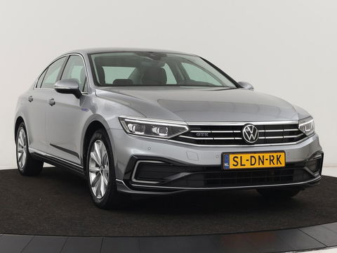 Volkswagen Passat 1.4 TSI PHEV GTE | Trekhaak | Camera | Adaptive cruise | Carplay | Navigatie | Matrix LED | Parkeerhulp | Bluetooth