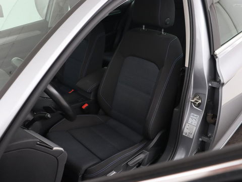 Volkswagen Passat 1.4 TSI PHEV GTE | Trekhaak | Camera | Adaptive cruise | Carplay | Navigatie | Matrix LED | Parkeerhulp | Bluetooth