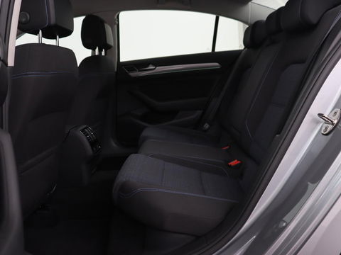 Volkswagen Passat 1.4 TSI PHEV GTE | Trekhaak | Camera | Adaptive cruise | Carplay | Navigatie | Matrix LED | Parkeerhulp | Bluetooth