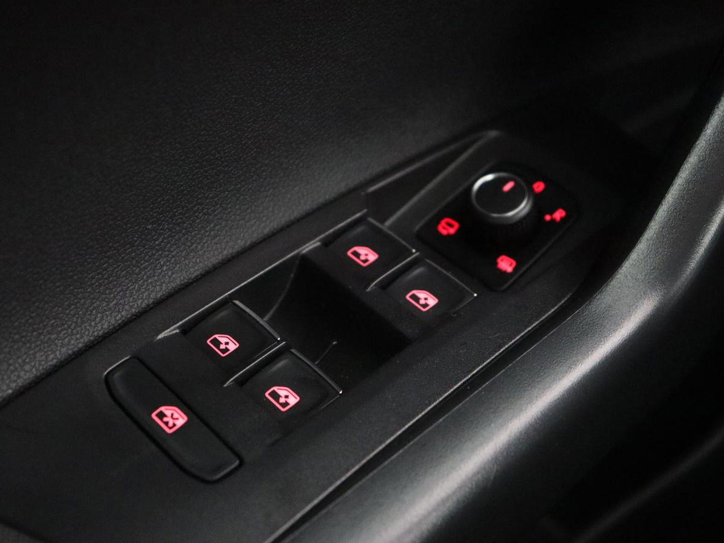 Volkswagen Polo 2.0 TSI GTI | Stoelverwarming | Beats Pack | Camera | Adaptive cruise | Virtual Cockpit | Carplay | Navigatie | Adaptief LED | Park Assist