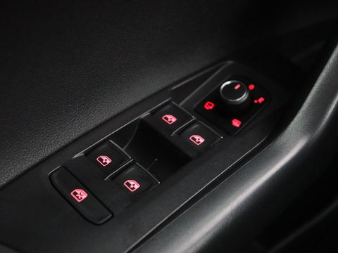 Volkswagen Polo 2.0 TSI GTI | Stoelverwarming | Beats Pack | Camera | Adaptive cruise | Virtual Cockpit | Carplay | Navigatie | Adaptief LED | Park Assist