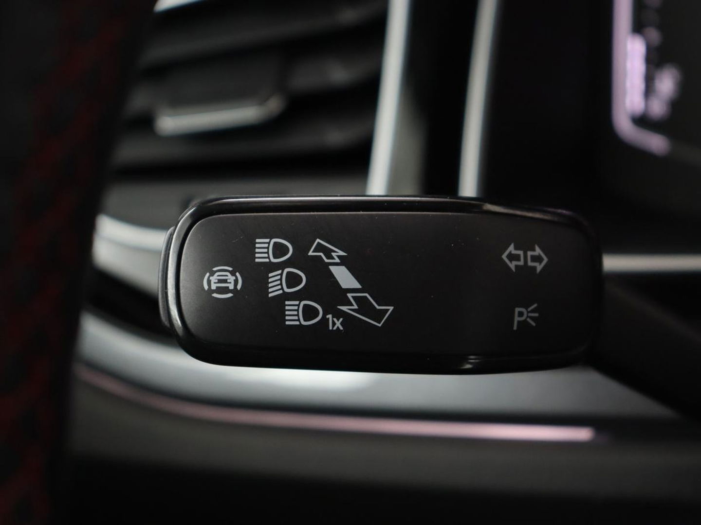 Volkswagen Polo 2.0 TSI GTI | Stoelverwarming | Beats Pack | Camera | Adaptive cruise | Virtual Cockpit | Carplay | Navigatie | Adaptief LED | Park Assist