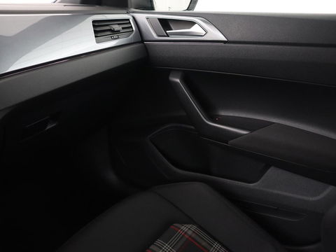 Volkswagen Polo 2.0 TSI GTI | Stoelverwarming | Beats Pack | Camera | Adaptive cruise | Virtual Cockpit | Carplay | Navigatie | Adaptief LED | Park Assist
