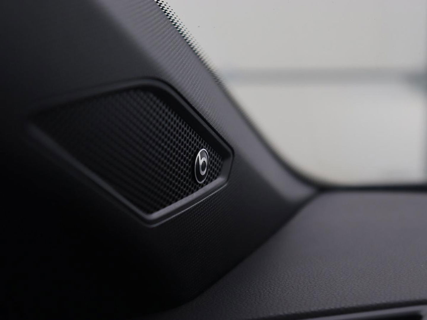 Volkswagen Polo 2.0 TSI GTI | Stoelverwarming | Beats Pack | Camera | Adaptive cruise | Virtual Cockpit | Carplay | Navigatie | Adaptief LED | Park Assist