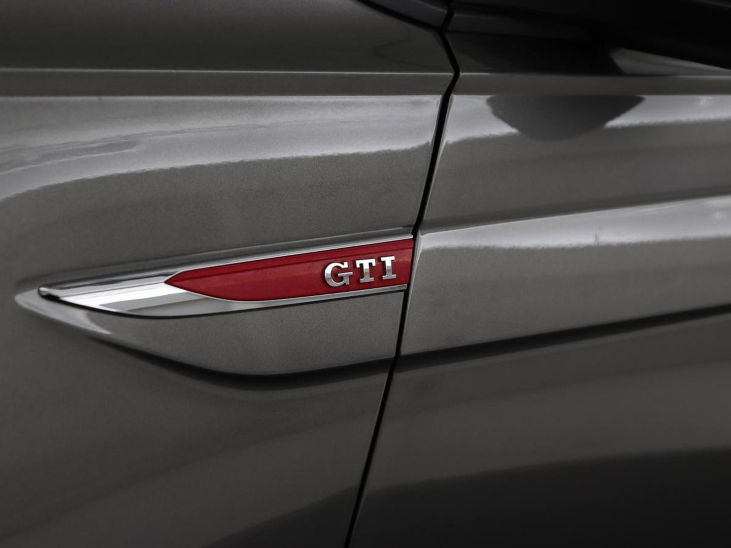 Volkswagen Polo 2.0 TSI GTI | Stoelverwarming | Beats Pack | Camera | Adaptive cruise | Virtual Cockpit | Carplay | Navigatie | Adaptief LED | Park Assist