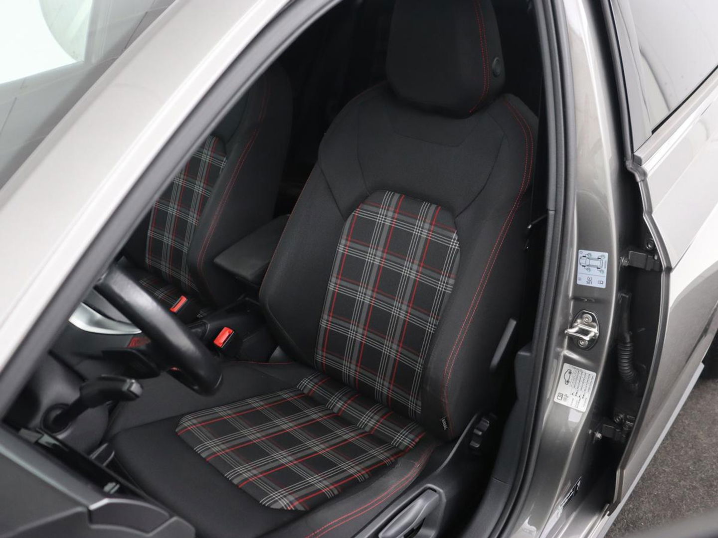 Volkswagen Polo 2.0 TSI GTI | Stoelverwarming | Beats Pack | Camera | Adaptive cruise | Virtual Cockpit | Carplay | Navigatie | Adaptief LED | Park Assist