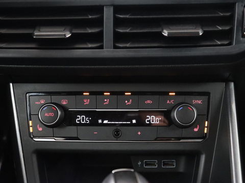 Volkswagen Polo 2.0 TSI GTI | Stoelverwarming | Beats Pack | Camera | Adaptive cruise | Virtual Cockpit | Carplay | Navigatie | Adaptief LED | Park Assist