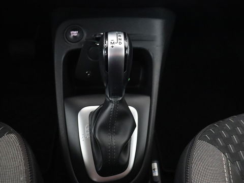 Renault Captur 1.3 TCe Intens | 61.400km NAP | Automaat | Camera | Trekhaak | Carplay | Full LED | Keyless | Navigatie | Climate control