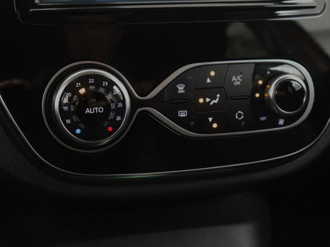 Renault Captur 1.3 TCe Intens | 61.400km NAP | Automaat | Camera | Trekhaak | Carplay | Full LED | Keyless | Navigatie | Climate control