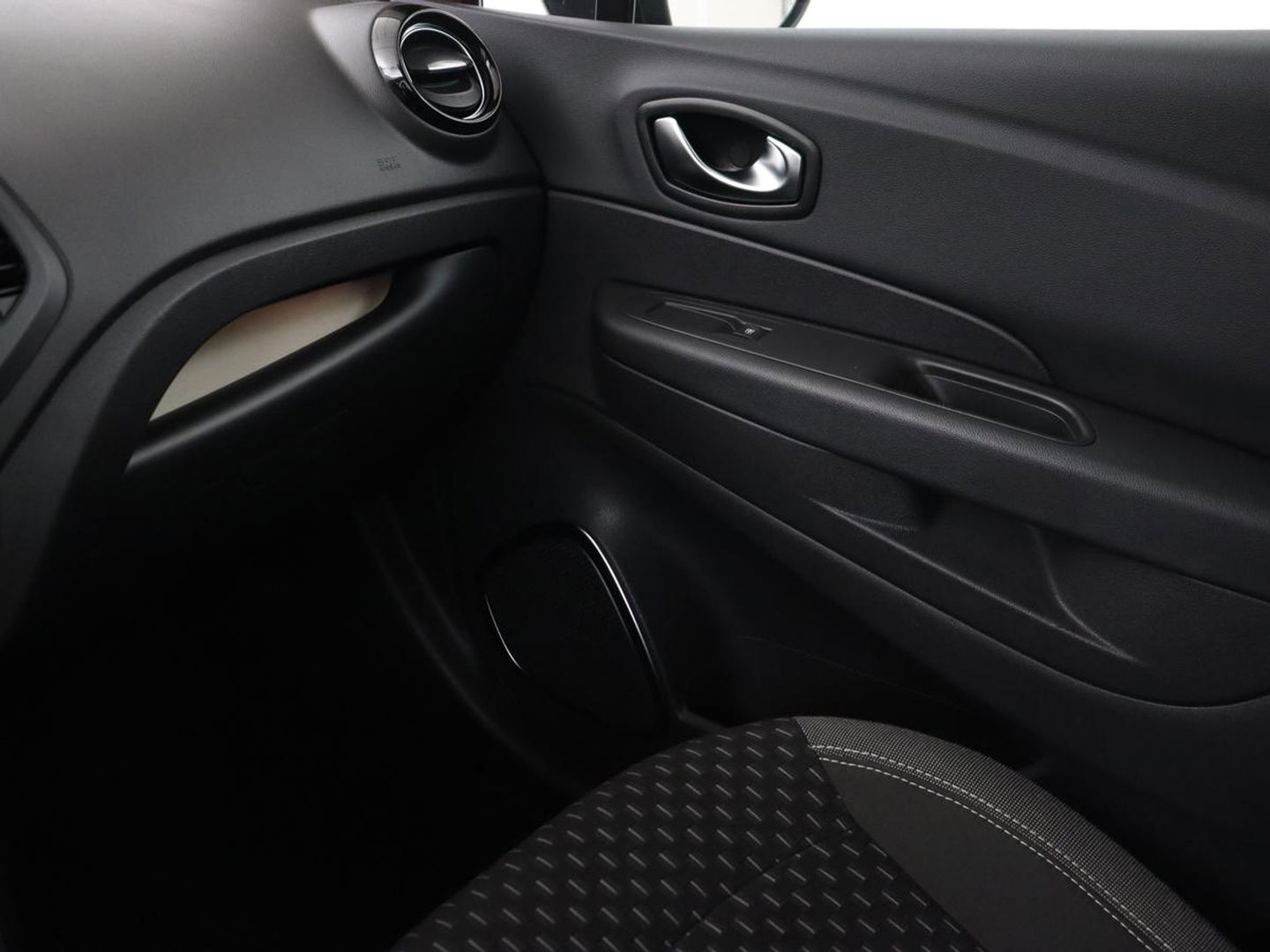 Renault Captur 1.3 TCe Intens | 61.400km NAP | Automaat | Camera | Trekhaak | Carplay | Full LED | Keyless | Navigatie | Climate control
