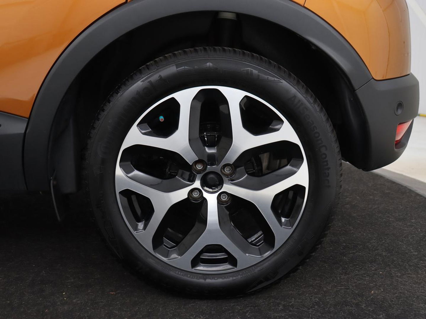 Renault Captur 1.3 TCe Intens | 61.400km NAP | Automaat | Camera | Trekhaak | Carplay | Full LED | Keyless | Navigatie | Climate control