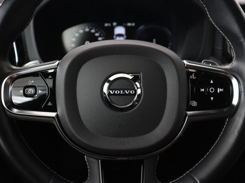 Volvo XC60 2.0 Recharge T8 AWD R-Design | Panoramadak | Head-Up | Trekhaak | 360 Camera | Leder | Stoelverwarming | Harman/Kardon | Carplay | Achterbankverwarming | Digital Cockpit | Full LED