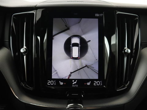 Volvo XC60 2.0 Recharge T8 AWD R-Design | Panoramadak | Head-Up | Trekhaak | 360 Camera | Leder | Stoelverwarming | Harman/Kardon | Carplay | Achterbankverwarming | Digital Cockpit | Full LED
