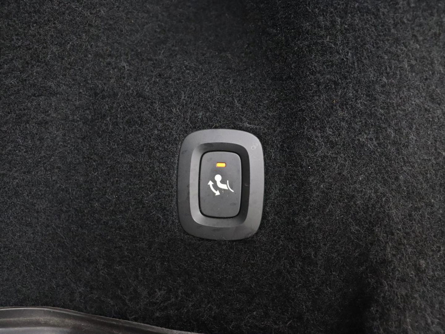 Volvo XC60 2.0 Recharge T8 AWD R-Design | Panoramadak | Head-Up | Trekhaak | 360 Camera | Leder | Stoelverwarming | Harman/Kardon | Carplay | Achterbankverwarming | Digital Cockpit | Full LED