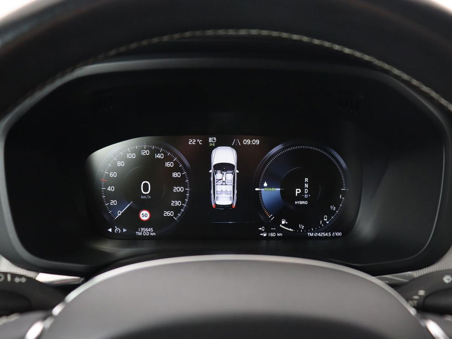 Volvo XC60 2.0 Recharge T8 AWD R-Design | Panoramadak | Head-Up | Trekhaak | 360 Camera | Leder | Stoelverwarming | Harman/Kardon | Carplay | Achterbankverwarming | Digital Cockpit | Full LED