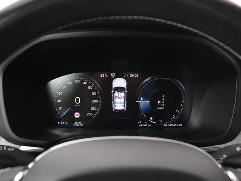 Volvo XC60 2.0 Recharge T8 AWD R-Design | Panoramadak | Head-Up | Trekhaak | 360 Camera | Leder | Stoelverwarming | Harman/Kardon | Carplay | Achterbankverwarming | Digital Cockpit | Full LED