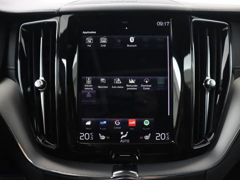 Volvo XC60 2.0 Recharge T8 AWD R-Design | Panoramadak | Head-Up | Trekhaak | 360 Camera | Leder | Stoelverwarming | Harman/Kardon | Carplay | Achterbankverwarming | Digital Cockpit | Full LED