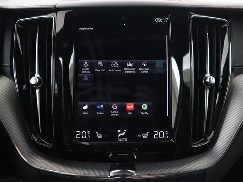 Volvo XC60 2.0 Recharge T8 AWD R-Design | Panoramadak | Head-Up | Trekhaak | 360 Camera | Leder | Stoelverwarming | Harman/Kardon | Carplay | Achterbankverwarming | Digital Cockpit | Full LED
