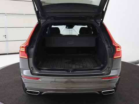 Volvo XC60 2.0 Recharge T8 AWD R-Design | Panoramadak | Head-Up | Trekhaak | 360 Camera | Leder | Stoelverwarming | Harman/Kardon | Carplay | Achterbankverwarming | Digital Cockpit | Full LED