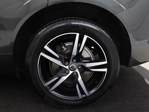 Volvo XC60 2.0 Recharge T8 AWD R-Design | Panoramadak | Head-Up | Trekhaak | 360 Camera | Leder | Stoelverwarming | Harman/Kardon | Carplay | Achterbankverwarming | Digital Cockpit | Full LED