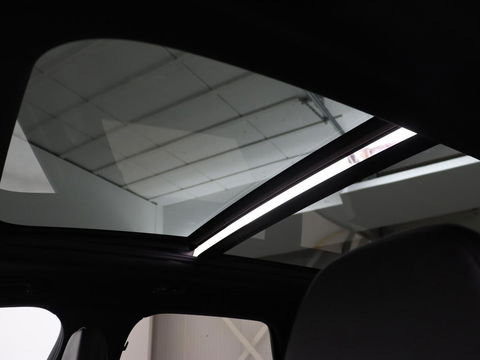 Volvo XC60 2.0 Recharge T8 AWD R-Design | Panoramadak | Head-Up | Trekhaak | 360 Camera | Leder | Stoelverwarming | Harman/Kardon | Carplay | Achterbankverwarming | Digital Cockpit | Full LED
