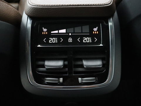 Volvo XC90 2.0 T8 Recharge AWD R-Design | Panoramadak | Head-Up | 360 Camera | Adaptive cruise | Leder | Trekhaak | Stoel & stuurverwarming | Carplay | Memory | Harman/Kardon