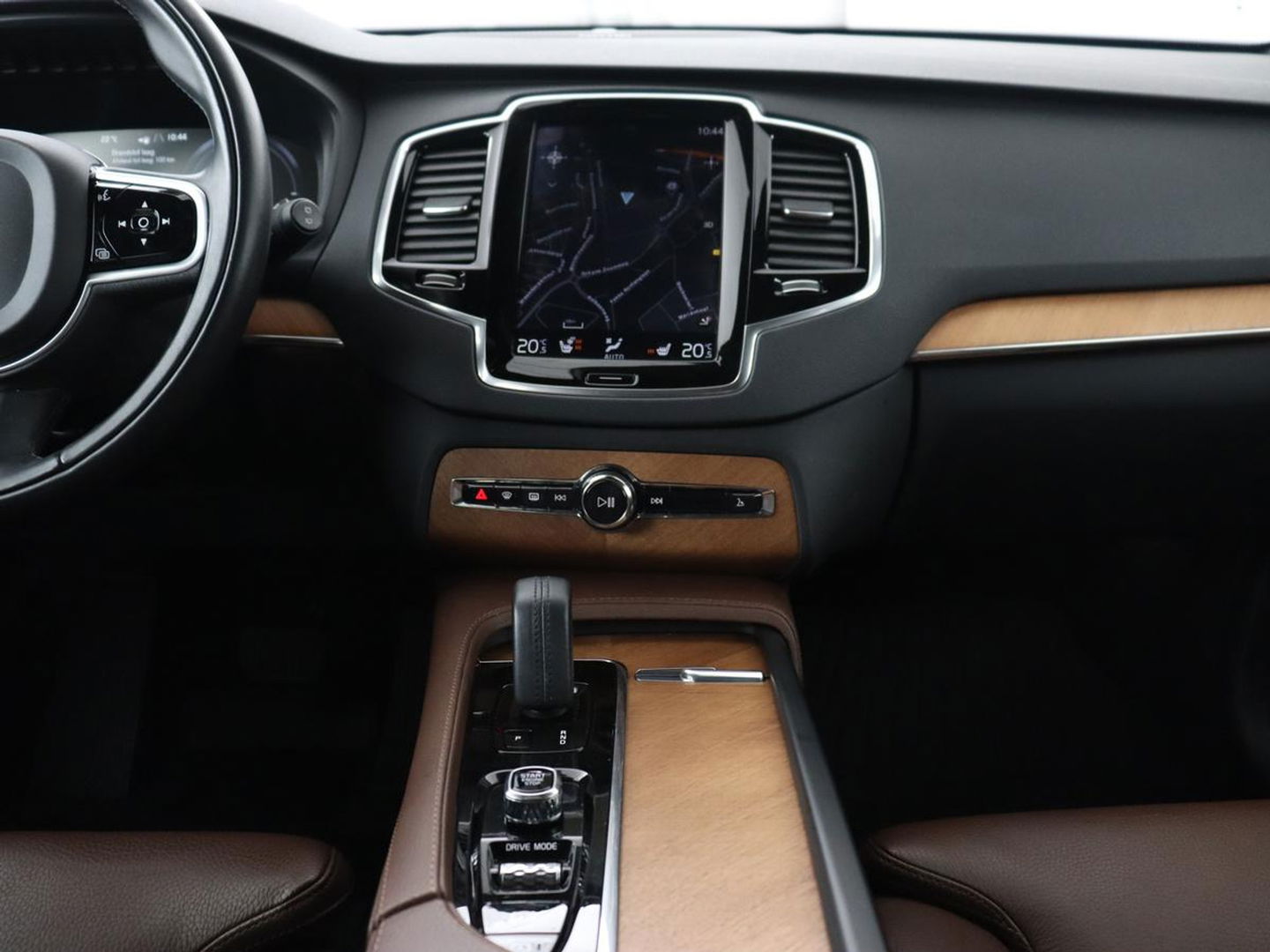 Volvo XC90 2.0 T8 Recharge AWD R-Design | Panoramadak | Head-Up | 360 Camera | Adaptive cruise | Leder | Trekhaak | Stoel & stuurverwarming | Carplay | Memory | Harman/Kardon