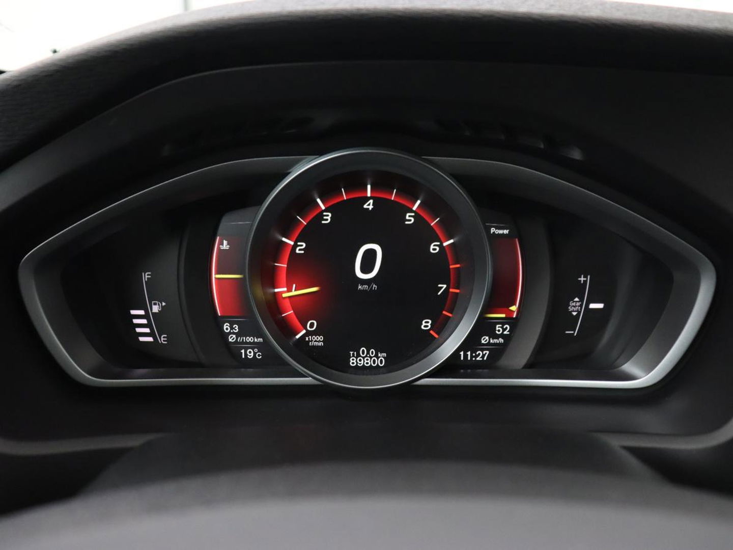 Volvo V40 2.0 T4 Business Sport | Stoelverwarming | Leder/Alcantara | Full LED | Navigatie | Climate control | Climate control | Parkeerhulp | R-Design