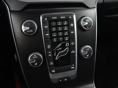 Volvo V40 2.0 T4 Business Sport | Stoelverwarming | Leder/Alcantara | Full LED | Navigatie | Climate control | Climate control | Parkeerhulp | R-Design