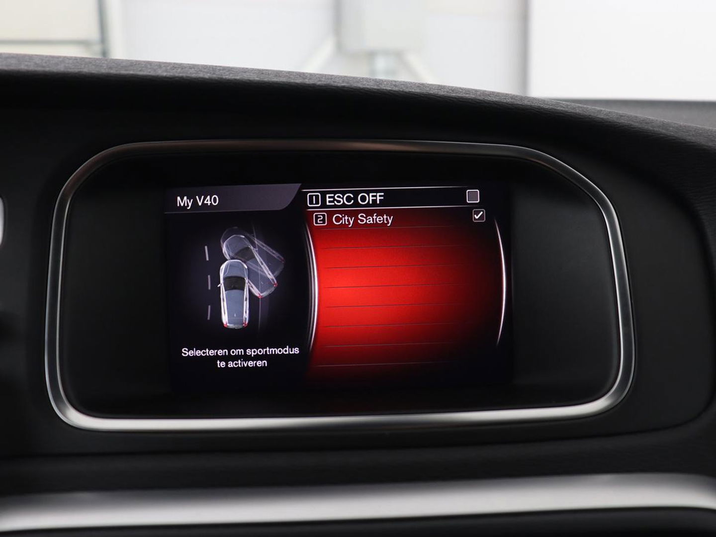 Volvo V40 2.0 T4 Business Sport | Stoelverwarming | Leder/Alcantara | Full LED | Navigatie | Climate control | Climate control | Parkeerhulp | R-Design