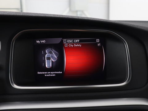 Volvo V40 2.0 T4 Business Sport | Stoelverwarming | Leder/Alcantara | Full LED | Navigatie | Climate control | Climate control | Parkeerhulp | R-Design