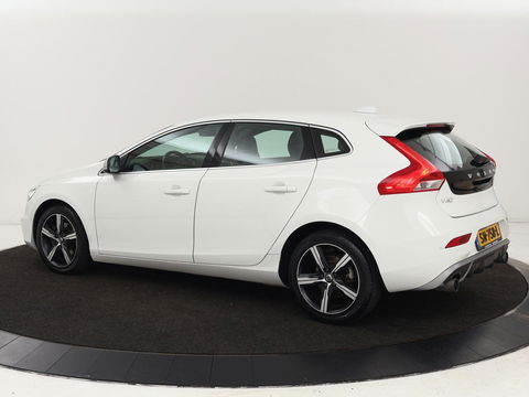 Volvo V40 2.0 T4 Business Sport | Stoelverwarming | Leder/Alcantara | Full LED | Navigatie | Climate control | Climate control | Parkeerhulp | R-Design
