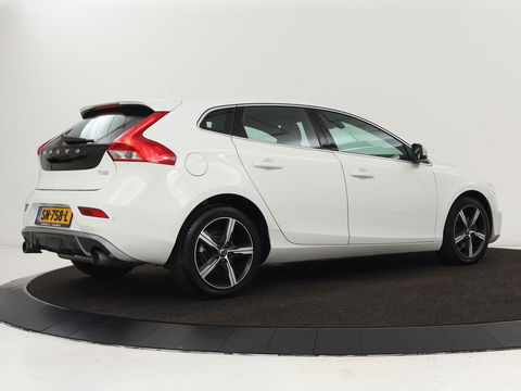Volvo V40 2.0 T4 Business Sport | Stoelverwarming | Leder/Alcantara | Full LED | Navigatie | Climate control | Climate control | Parkeerhulp | R-Design
