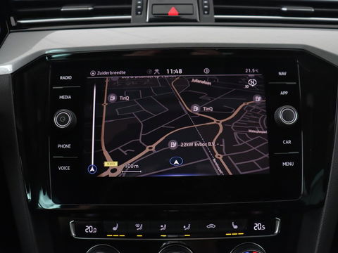 Volkswagen Passat 1.4 TSI PHEV GTE | Panoramadak | Stoelverwarming | Trekhaak | Camera | Adaptive cruise | Matrix LED | Carplay | Navigatie