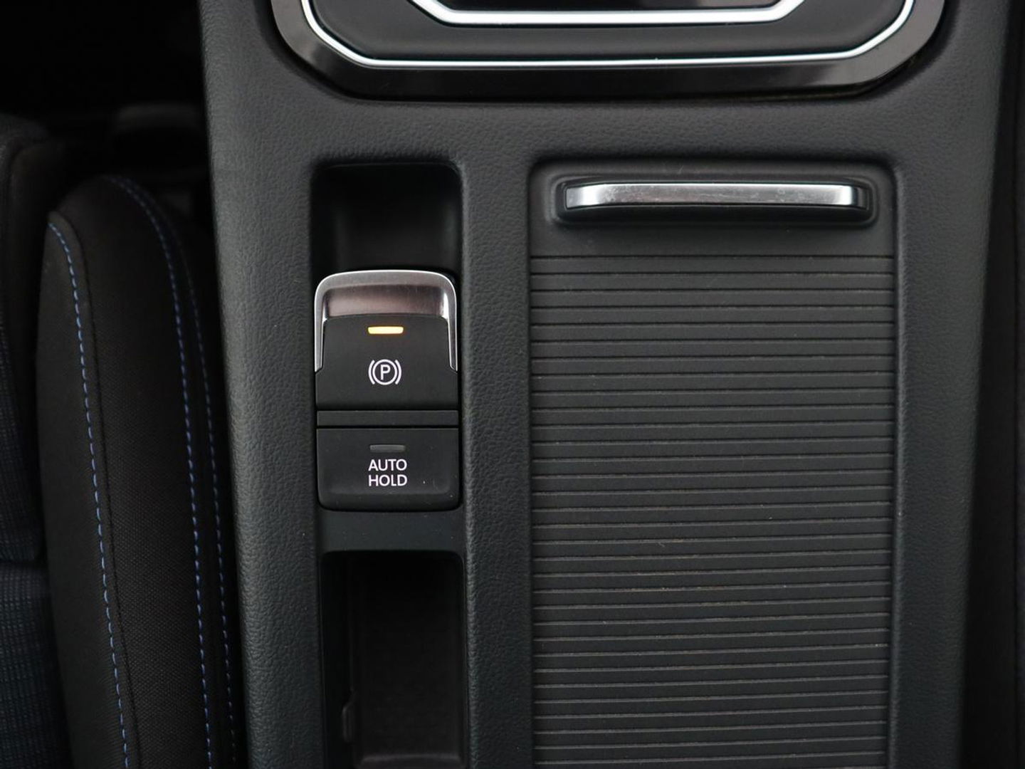 Volkswagen Passat 1.4 TSI PHEV GTE | Panoramadak | Stoelverwarming | Trekhaak | Camera | Adaptive cruise | Matrix LED | Carplay | Navigatie