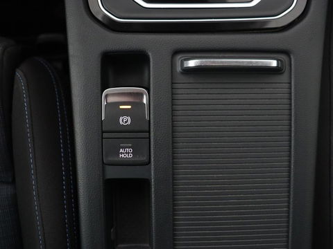 Volkswagen Passat 1.4 TSI PHEV GTE | Panoramadak | Stoelverwarming | Trekhaak | Camera | Adaptive cruise | Matrix LED | Carplay | Navigatie