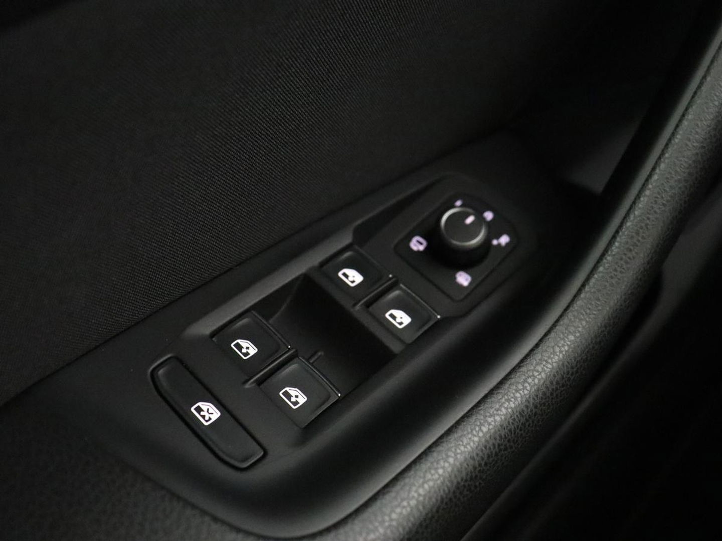 Volkswagen Passat 1.4 TSI PHEV GTE | Panoramadak | Stoelverwarming | Trekhaak | Camera | Adaptive cruise | Matrix LED | Carplay | Navigatie