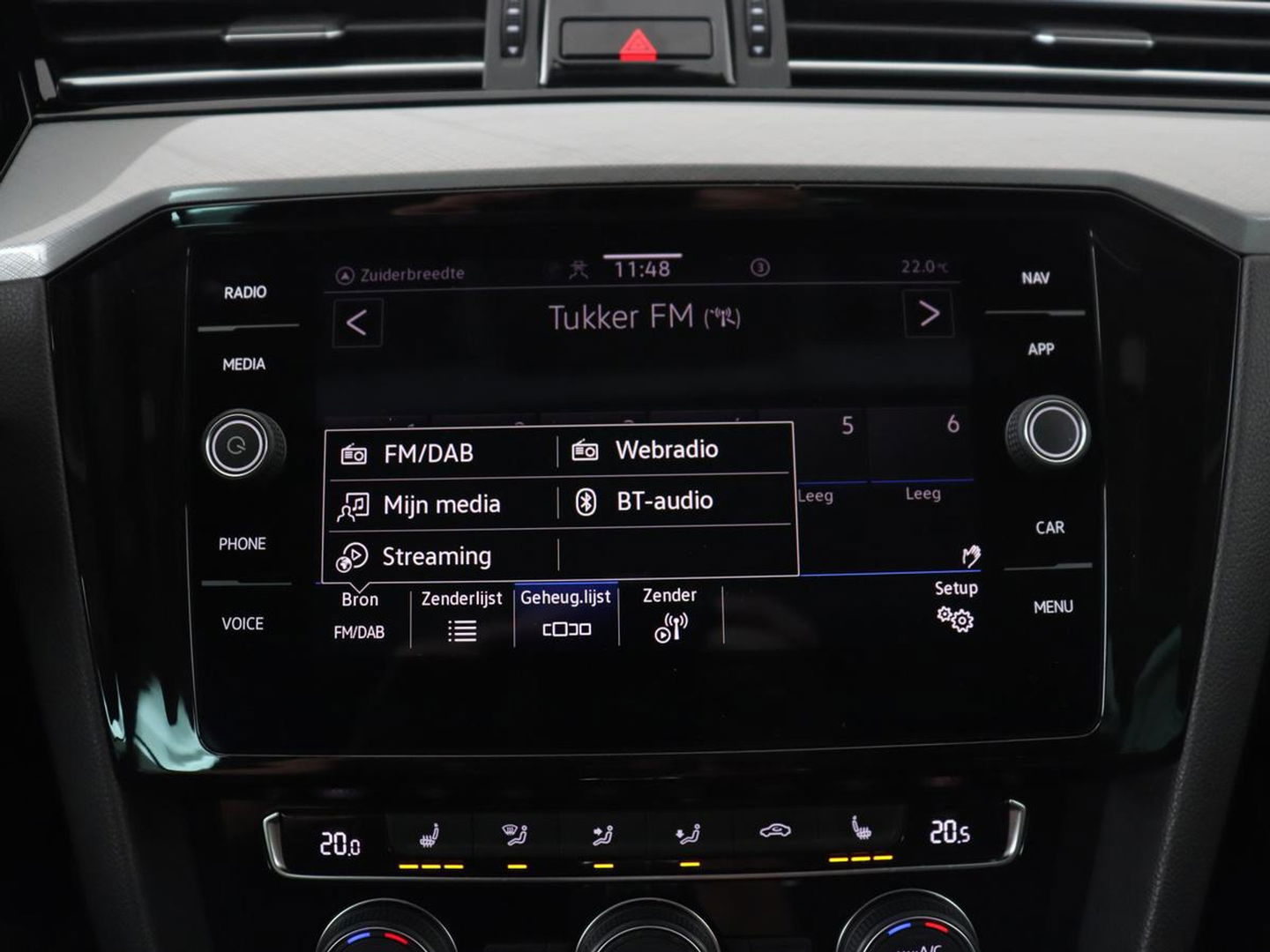 Volkswagen Passat 1.4 TSI PHEV GTE | Panoramadak | Stoelverwarming | Trekhaak | Camera | Adaptive cruise | Matrix LED | Carplay | Navigatie