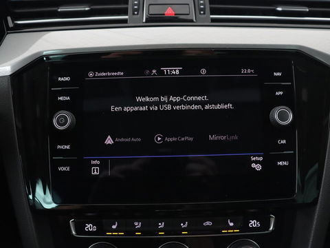 Volkswagen Passat 1.4 TSI PHEV GTE | Panoramadak | Stoelverwarming | Trekhaak | Camera | Adaptive cruise | Matrix LED | Carplay | Navigatie