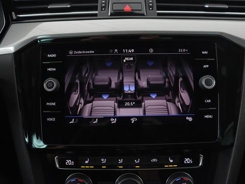 Volkswagen Passat 1.4 TSI PHEV GTE | Panoramadak | Stoelverwarming | Trekhaak | Camera | Adaptive cruise | Matrix LED | Carplay | Navigatie
