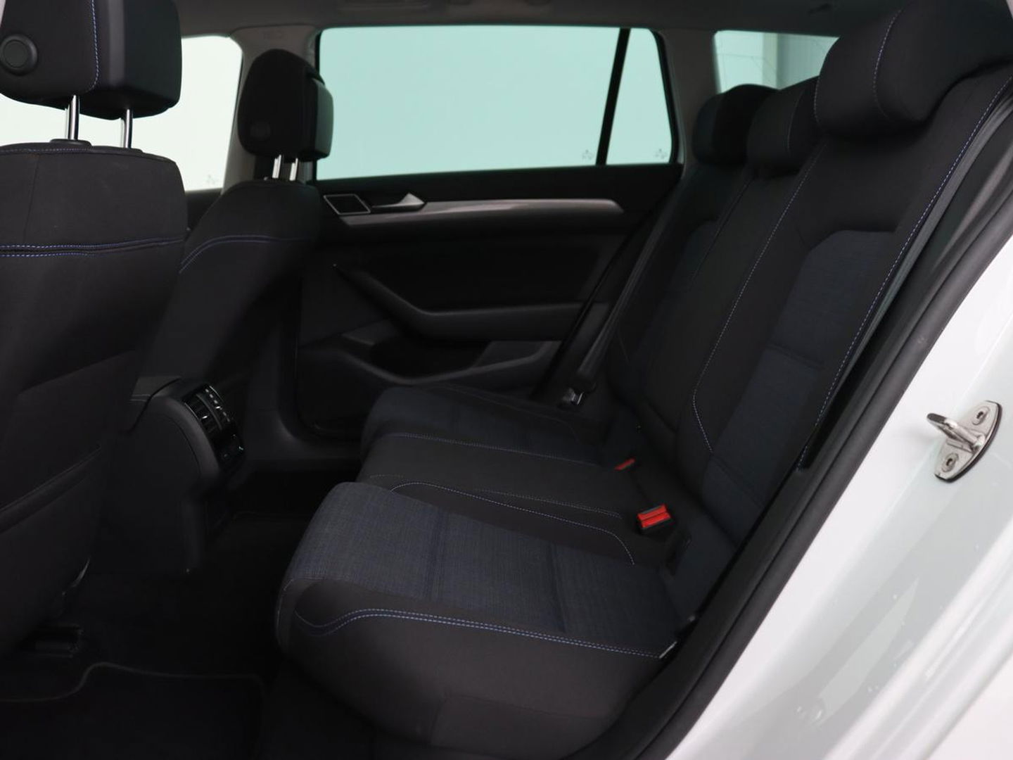 Volkswagen Passat 1.4 TSI PHEV GTE | Panoramadak | Stoelverwarming | Trekhaak | Camera | Adaptive cruise | Matrix LED | Carplay | Navigatie