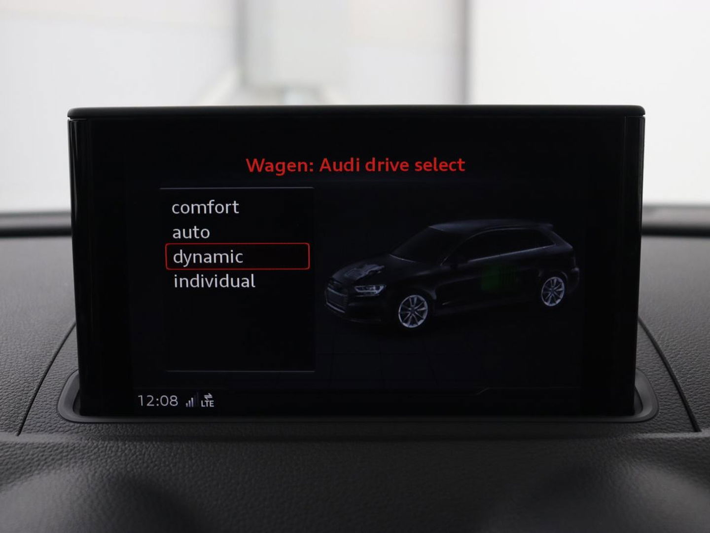 Audi A3 1.4 e-tron Lease Edition | Virtual Cockpit | Sportstoelen | Full LED | Keyless | Carplay | Navigatie | Climate control | Lane Assist