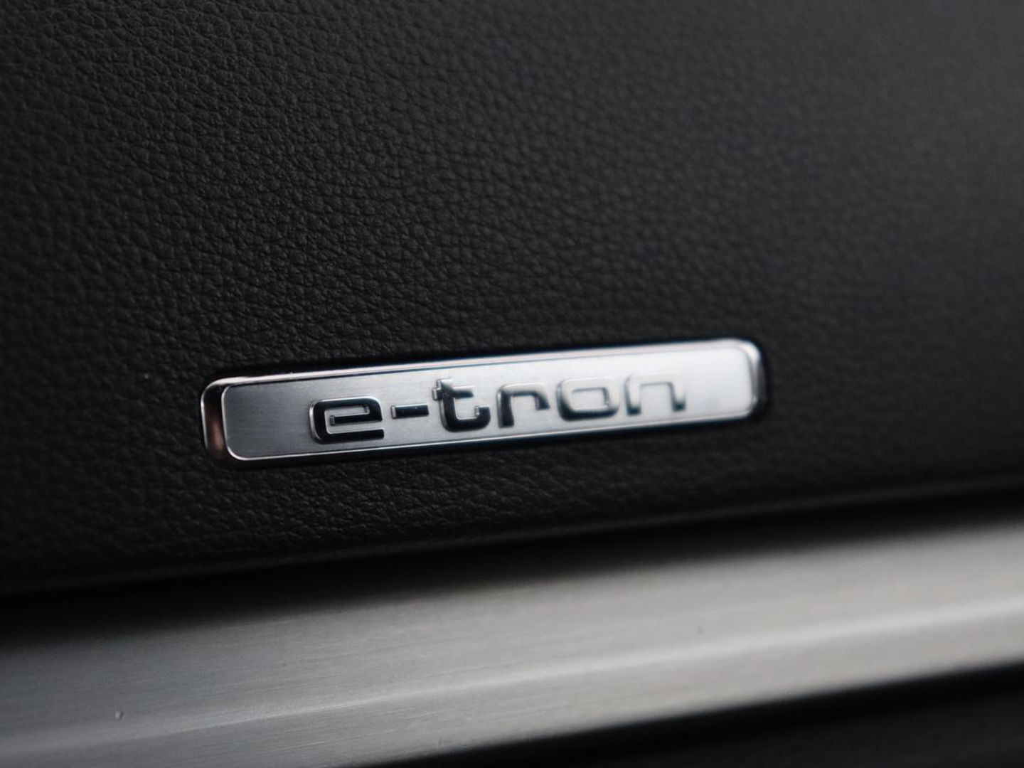 Audi A3 1.4 e-tron Lease Edition | Virtual Cockpit | Sportstoelen | Full LED | Keyless | Carplay | Navigatie | Climate control | Lane Assist