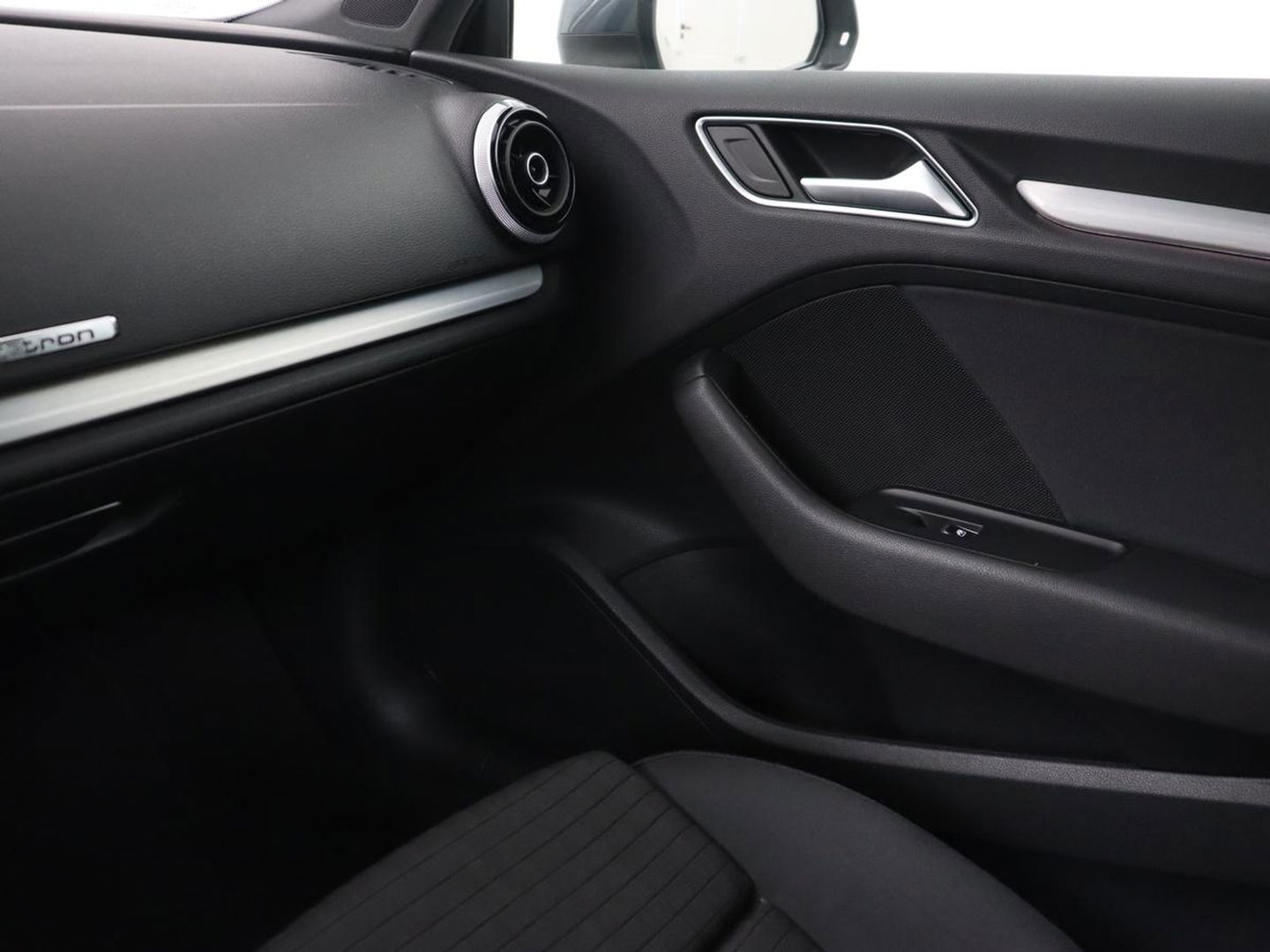 Audi A3 1.4 e-tron Lease Edition | Virtual Cockpit | Sportstoelen | Full LED | Keyless | Carplay | Navigatie | Climate control | Lane Assist