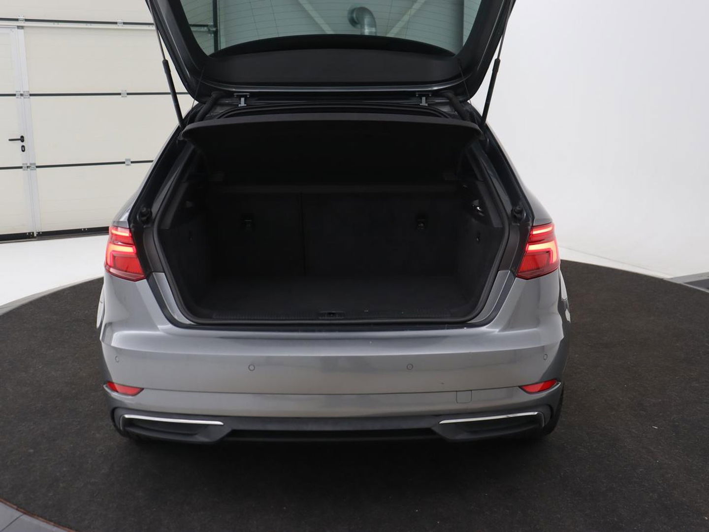Audi A3 1.4 e-tron Lease Edition | Virtual Cockpit | Sportstoelen | Full LED | Keyless | Carplay | Navigatie | Climate control | Lane Assist
