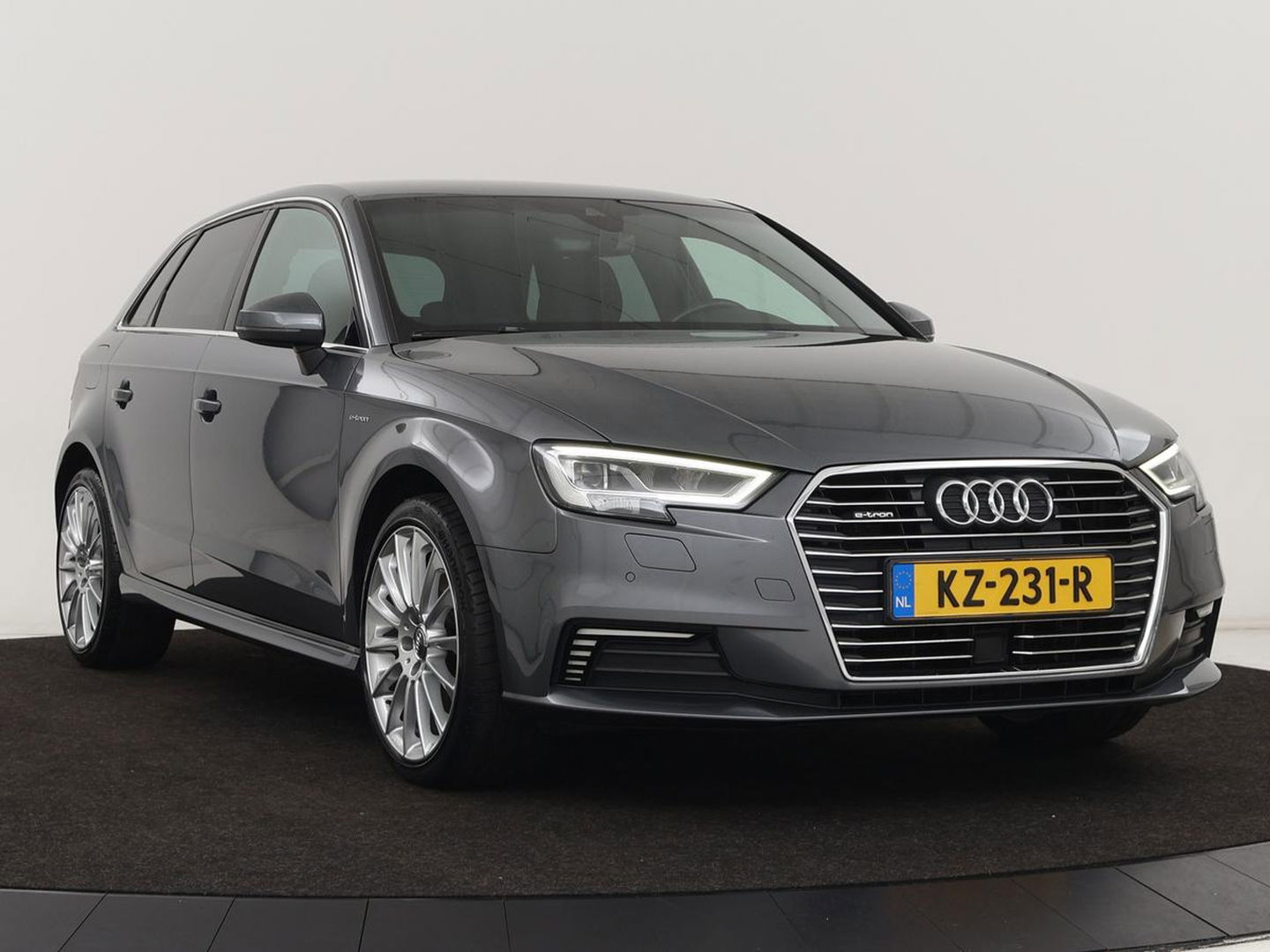 Audi A3 1.4 e-tron Lease Edition | Virtual Cockpit | Sportstoelen | Full LED | Keyless | Carplay | Navigatie | Climate control | Lane Assist
