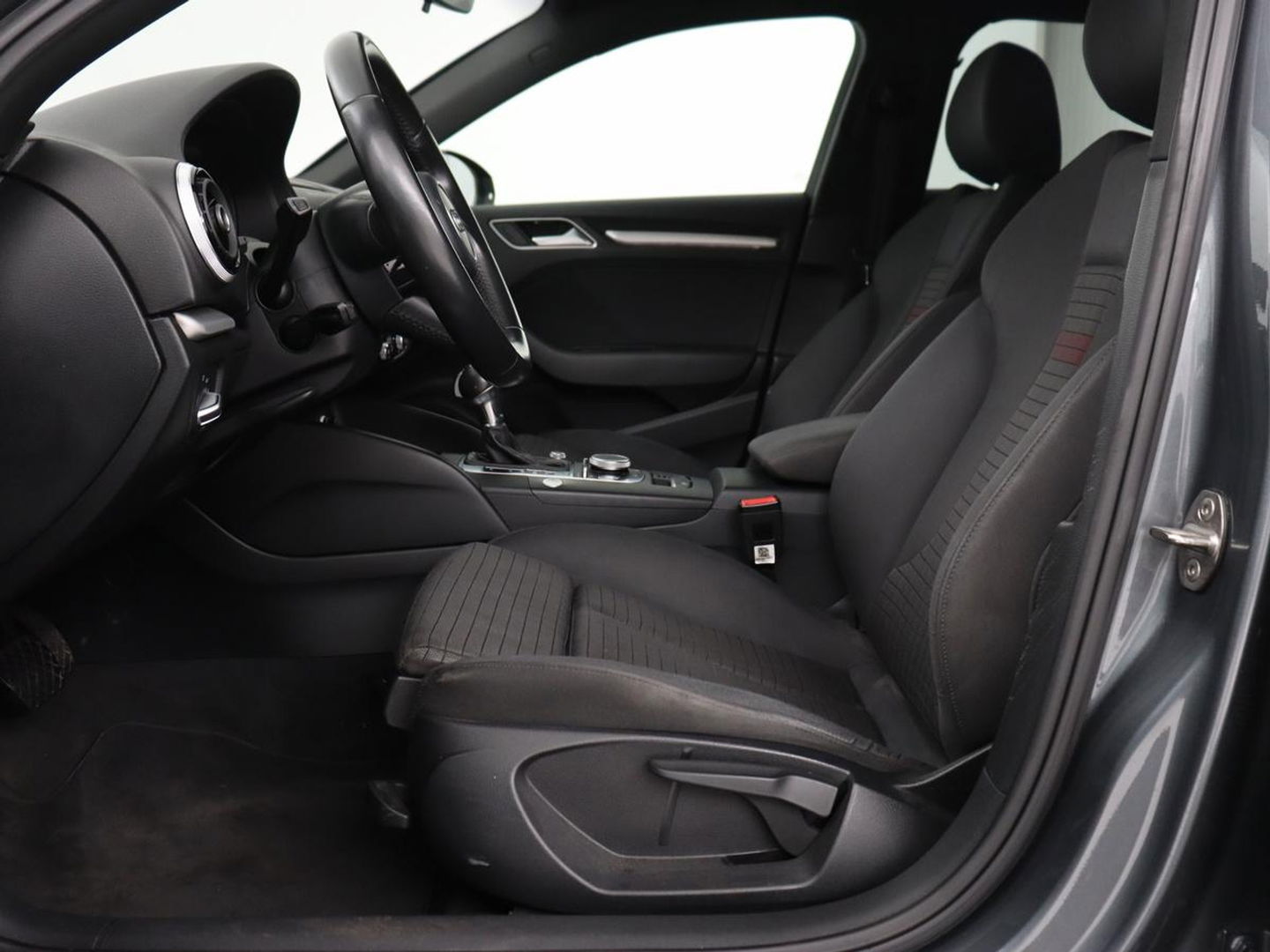 Audi A3 1.4 e-tron Lease Edition | Virtual Cockpit | Sportstoelen | Full LED | Keyless | Carplay | Navigatie | Climate control | Lane Assist