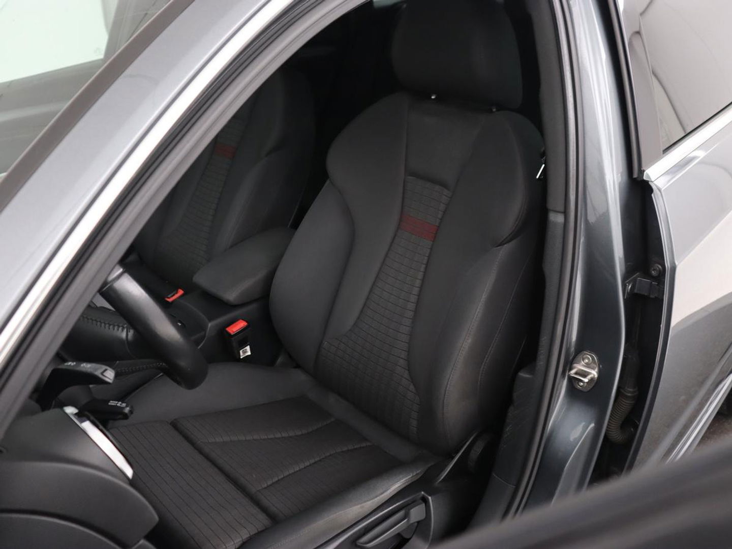 Audi A3 1.4 e-tron Lease Edition | Virtual Cockpit | Sportstoelen | Full LED | Keyless | Carplay | Navigatie | Climate control | Lane Assist