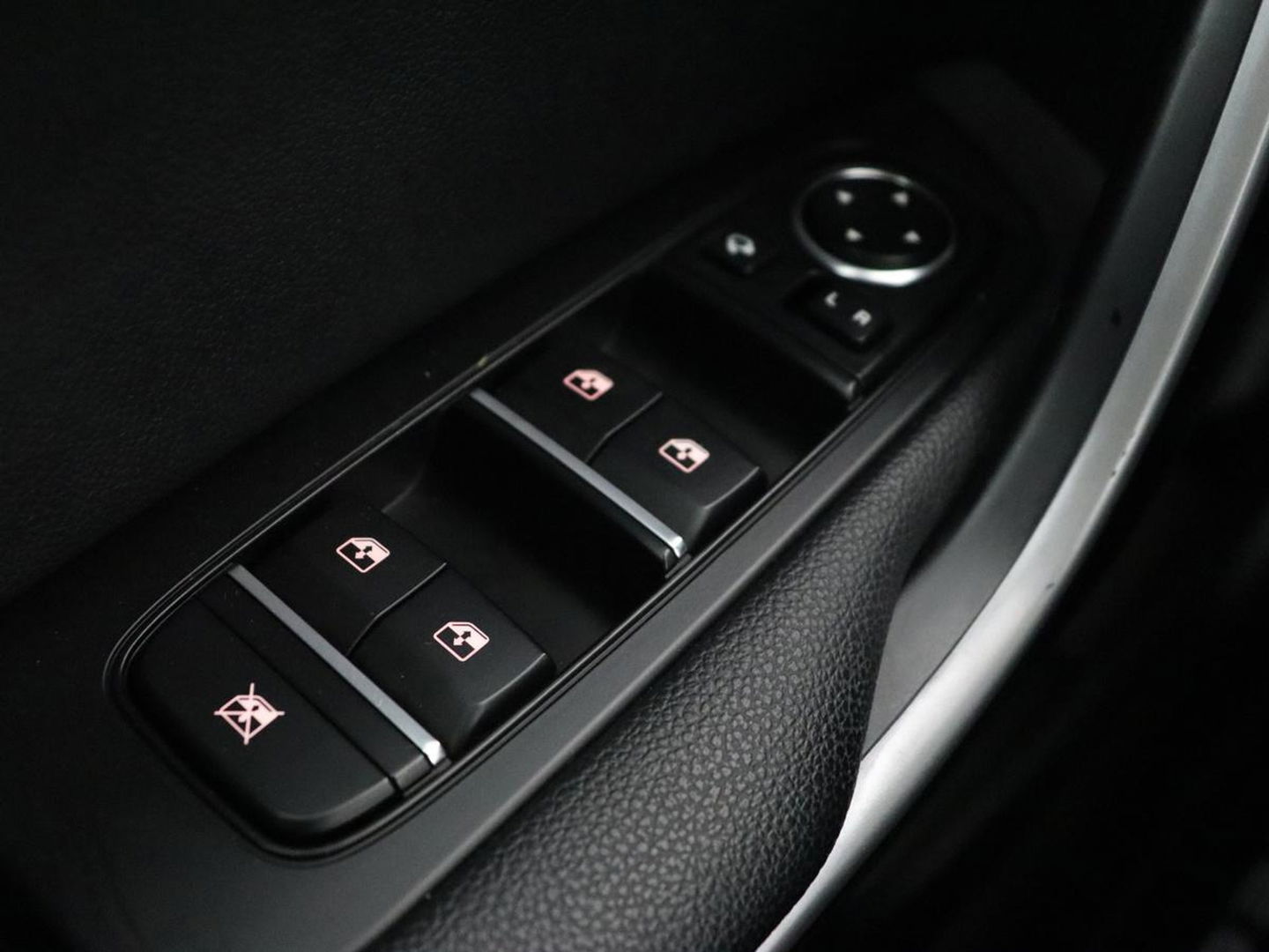 Kia Ceed 1.6 GDI PHEV DynamicPlusLine | Stoel & stuurverwarming | Adaptive cruise | Memory | Camera | Carplay | Full LED | Achterbankverwarming | Navigatie | Keyless